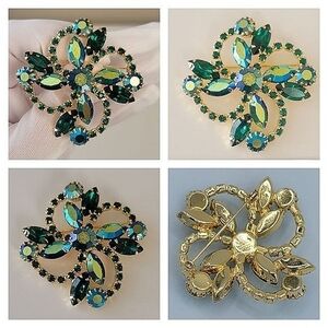 Vintage Brooch Gold Tone Emerald Green Crystals Brooch #506